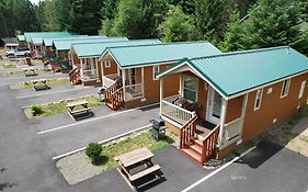 Packwood Lodge & Cabins